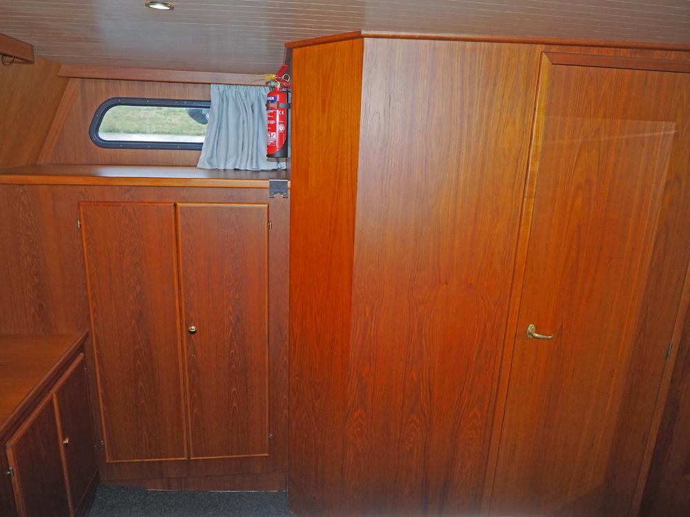 Aft cabin, Accommodation